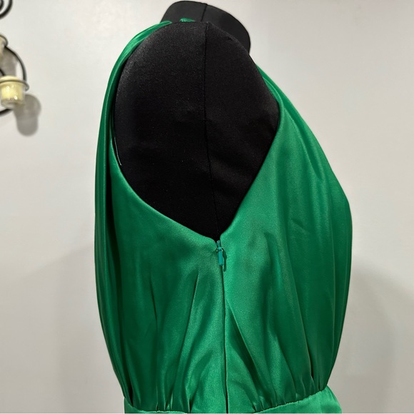 Ieena for Mac Duggal 26654 Draped One Shoulder Satin Gown in Emerald Green 6 - Picture 4 of 8